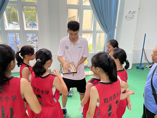 百仕达小学荣获2021深圳市中小学生班级篮球赛女子组冠军
